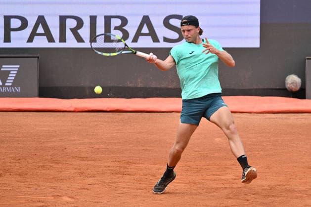TENNIS - Internazionali di Tennis - Internazionali BNL d Italia Alexandre Muller of France in action against Botic van de Zandschulp of Netherlands during the Internazionali BNL d Italia Day Two at Foro Italico on May 6, 2026 in Rome, Italy. Rome Italy  Copyright: xIPAxSport ABACAx
