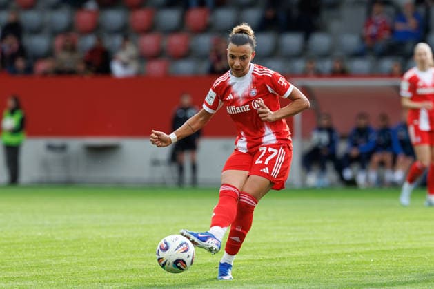 Arianna Caruso (27, FC Bayern München) beim Spiel zwischen FC Bayern München v TSG 1899 Hoffenheim, Fußball, Frauen, Google Pixel Frauen-Bundesliga, 2025 2026, 24.Spieltag am 06.05.2026 in München, FC Bayern Campus. DFL and DFB regulations prohibit any use of photographs as image sequences and or quasi-video. Bayern Deutschland