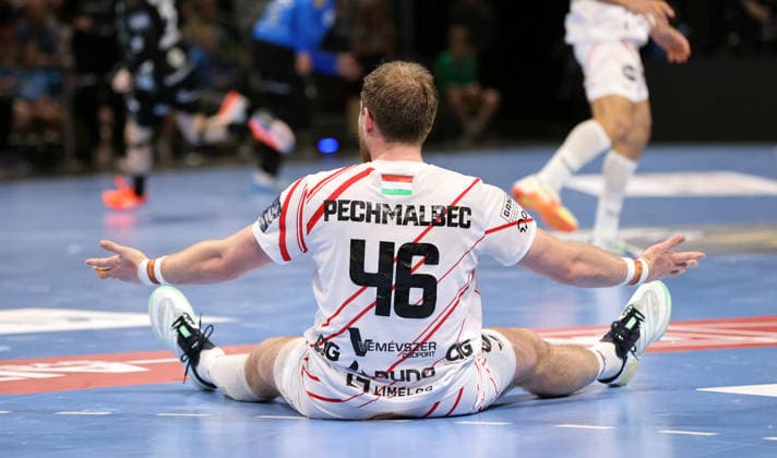 Dragan Pechmalbec enttäuscht nach Zweikampf Enttäuschung Handball CL Championsleague Champions League Herren Viertelfinale Rückspiel Saison 2025 2026 06.05.2026 Füchse Berlin vs. Veszprem HC in der Max Schmeling Halle