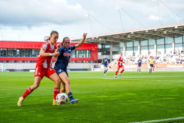 Natalia Padilla Bidas (23 Bayern) und Marie Steiner (19 Hoffenheim) in Aktion beim Google Pixel Frauen Bundesligaspiel FC Bayern München - TSG Hoffenheim am 06.05.2026. München FC Bayern Campus Bayern Deutschland