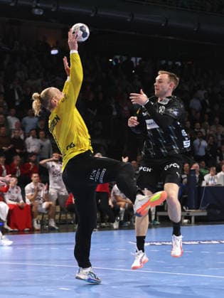 Torwart Mikael Appelgren, Mathias Gidsel am Ball Zweikampf Spielszene Aktion Handball CL Championsleague Champions League Herren Viertelfinale Rückspiel Saison 2025 2026 06.05.2026 Füchse Berlin vs. Veszprem HC in der Max Schmeling Halle