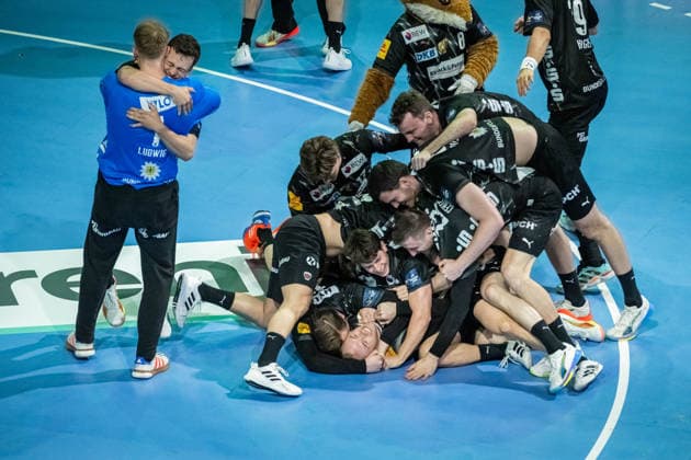 Handball Berlin 06.05.2026 Saison 2025 2026 Championsleague Champions League Männer, Herren Viertelfinale Rückspiel Füchse Berlin - One Veszprem HC Füchse gewinnen im Siebenmeterwerfen Mathias Gidsel (Füchse Berlin, No.19) mit dem entscheidenden Siebenmeter Jubel