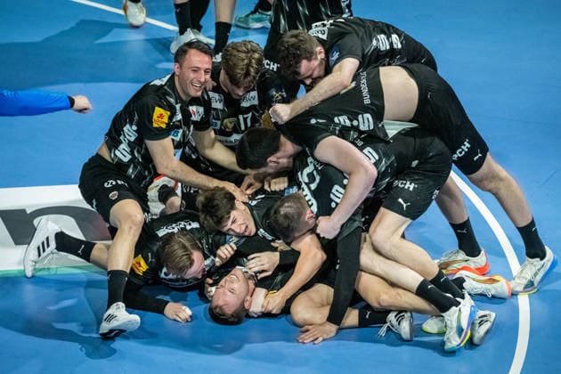 Handball Berlin 06.05.2026 Saison 2025 2026 Championsleague Champions League Männer, Herren Viertelfinale Rückspiel Füchse Berlin - One Veszprem HC Füchse gewinnen im Siebenmeterwerfen Mathias Gidsel (Füchse Berlin, No.19) mit dem entscheidenden Siebenmeter Jubel