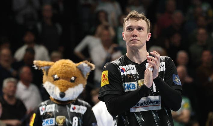 Lasse Andersson, Füchse Mannschaft jubelt nach Spielende Freude Emotion Handball CL Championsleague Champions League Herren Viertelfinale Rückspiel Saison 2025 2026 06.05.2026 Füchse Berlin vs. Veszprem HC in der Max Schmeling Halle