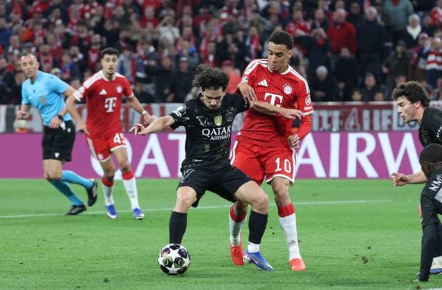 GER, CL Halbfinale FC Bayern Muenchen (GER) vs Paris Saint-Germain (FRA) 06.05.2026, Allianz Arena, München, GER, CL Halbfinale FC Bayern Muenchen (GER) vs Paris Saint-Germain (FRA), im Bild picture shows Vitinha (FC Paris Saint 17) im Zweikampf gegen Jamal Musiala (FC Bayern Muenchen 10)