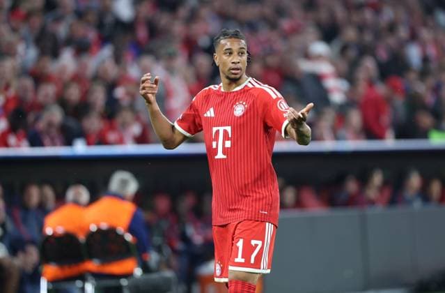 GER, CL Halbfinale FC Bayern Muenchen (GER) vs Paris Saint-Germain (FRA) 06.05.2026, Allianz Arena, München, GER, CL Halbfinale FC Bayern Muenchen (GER) vs Paris Saint-Germain (FRA), im Bild picture shows Gestik Mimik Emotionen Michael Olise (FC Bayern Muenchen 17) ist verwundert