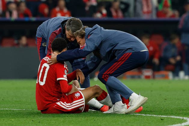 06.05.2026, xjrdrx, Fussball UEFA Champions League 1 2 Finale, FC Bayern Muenchen - Paris St. Germain v.l. Jamal Musiala (FC Bayern Muenchen) verletzt, Verletzung, Schmerz, Schmerzen (DFL DFB REGULATIONS PROHIBIT ANY USE OF PHOTOGRAPHS as IMAGE SEQUENCES and or QUASI-VIDEO) Muenchen