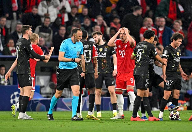 06.05.2026, Fussball UEFA Championsleague 2025 2026: Halbfinale Rückpiel, FC Bayern München - Paris St. Germain, in der Allianz-Arena München, Harry Kane (FC Bayern München) fasst sich an den Kopf