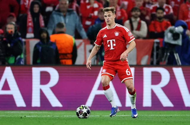 GER, CL Halbfinale FC Bayern Muenchen (GER) vs Paris Saint-Germain (FRA) 06.05.2026, Allianz Arena, München, GER, CL Halbfinale FC Bayern Muenchen (GER) vs Paris Saint-Germain (FRA), im Bild picture shows Einzelaktion Aktion Ganze Figur Einzeln Freisteller Joshua Kimmich (FC Bayern Muenchen 06)
