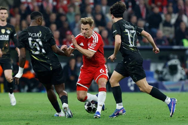 06.05.2026, xjrdrx, Fussball UEFA Champions League 1 2 Finale, FC Bayern Muenchen - Paris St. Germain v.l. Willian Pacho (Paris St. Germain) Joshua Kimmich (FC Bayern Muenchen) Vitinha (Paris St. Germain) Zweikampf, Aktion, action, battle for the ball (DFL DFB REGULATIONS PROHIBIT ANY USE OF PHOTOGRAPHS as IMAGE SEQUENCES and or QUASI-VIDEO) Muenchen