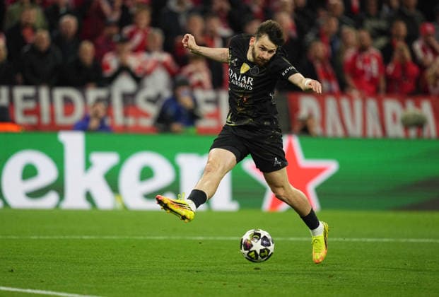 Khvicha Kvaratskhelia (FC Paris Saint-Germain) controls the ball during Bayern Munich and PSG, UEFA Champions League Semi final, at Allianz Arena, Munich, Germany on May 6, 2026. Thor Wegner DeFodi Images. (Photo by DeFodi Images) -