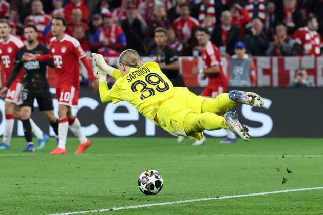 Matvey Safonov of Paris Saint-Germain punches clear Bayern Munich v Paris Saint-Germain, UEFA Champions League, Semi Final, Second Leg, Football, Allianz Arena, Munich, UK - 06 May 2026Munich Allianz Arena United Kingdom EDITORIAL USE ONLY No use with unauthorised audio, video, data, fixture lists, club league logos or live services. Online in-match use limited to 120 images, no video emulation. No use in betting, games or single club league player publications. Copyright: xChristianxKolbert Shutterstockx 16861474ad