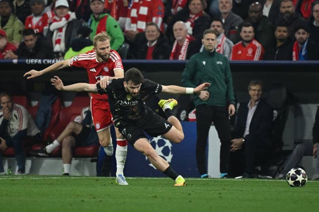 06.05.2026, xemx, Fussball UEFA Champions League 1 2 Finale, FC Bayern Muenchen - Paris St. Germain v.l. Konrad Laimer (FC Bayern Muenchen) Khvicha Kvaratskhelia (Paris St. Germain) Zweikampf, Aktion, action, battle for the ball (DFL DFB REGULATIONS PROHIBIT ANY USE OF PHOTOGRAPHS as IMAGE SEQUENCES and or QUASI-VIDEO) Muenchen