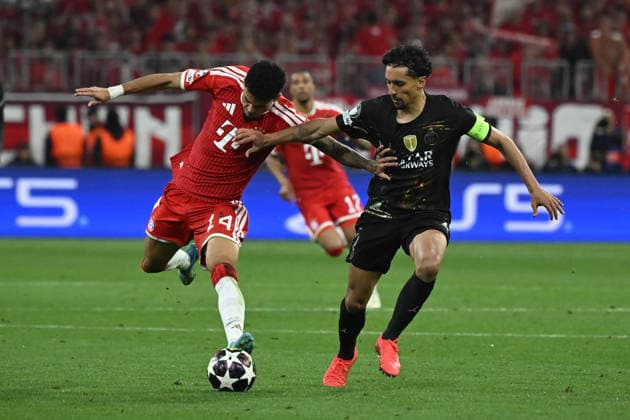 06.05.2026, xemx, Fussball UEFA Champions League 1 2 Finale, FC Bayern Muenchen - Paris St. Germain v.l. Luis Diaz (FC Bayern Muenchen) Marquinhos (Paris St. Germain) Zweikampf, Aktion, action, battle for the ball (DFL DFB REGULATIONS PROHIBIT ANY USE OF PHOTOGRAPHS as IMAGE SEQUENCES and or QUASI-VIDEO) Muenchen