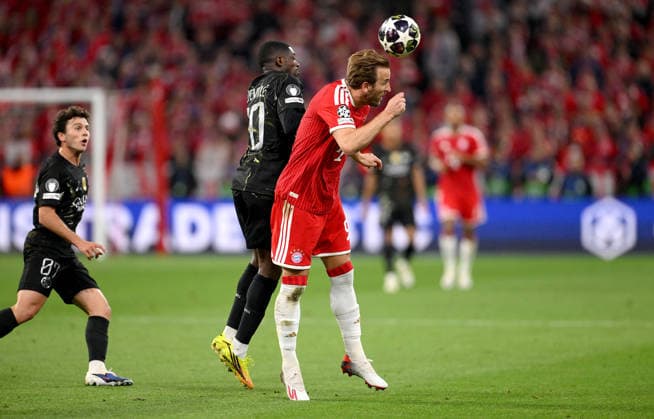 FUSSBALL CHAMPIONS LEAGUE SAISON 2025 2026 Halbfinal Rueckspiel 06.05.2026 FC Bayern Muenchen - Paris Saint-Germain Ousmane Dembele (li, Paris Saint-Germain) gegen Harry Kane (re, FC Bayern Muenchen)