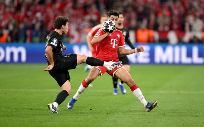 FUSSBALL CHAMPIONS LEAGUE SAISON 2025 2026 Halbfinal Rueckspiel 06.05.2026 FC Bayern Muenchen - Paris Saint-Germain Joao Neves (li, Paris Saint-Germain) gegen Aleksandar Pavlovic (re, FC Bayern Muenchen)