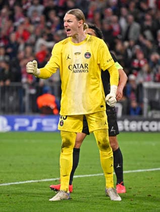 06.05.2026, Fussball UEFA Championsleague 2025 2026: Halbfinale Rückpiel, FC Bayern München - Paris St. Germain, in der Allianz-Arena München, Torwart Matvey Safonov (FC Paris Saint-Germain) jubelt.
