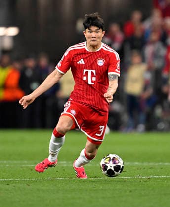 06.05.2026, Fussball UEFA Championsleague 2025 2026: Halbfinale Rückpiel, FC Bayern München - Paris St. Germain, in der Allianz-Arena München, Min-jae Kim (Bayern München, Minjae Kim) am Ball.