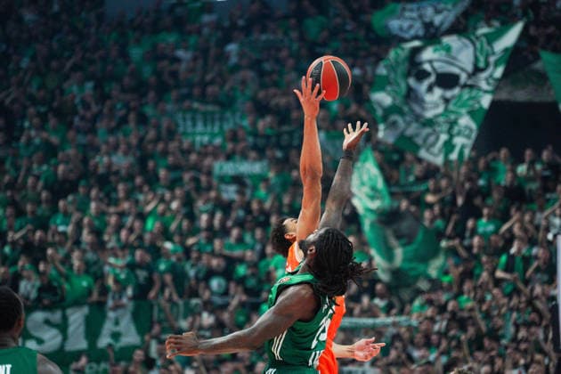 May 6, 2026, Athens, Athens, Greece: The opening tip-off of the game forthe EuroLeague Playoffs Game 3 between Panathinaikos and Valencia at Telekom Center Athens in Athens, Greece on May 6, 2026. EuroLeague Playoffs: Panathinaikos Vs Valencia  - ZUMAa226 20260506_zip_a226_015 Copyright: xGiorgosxArapekosx