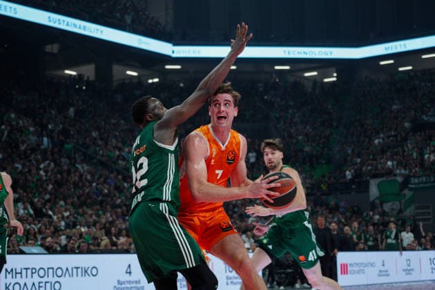 May 6, 2026, Athens, Athens, Greece: during the EuroLeague Playoffs Game 3 between Panathinaikos and Valencia at Telekom Center Athens in Athens, Greece on May 6, 2026. EuroLeague Playoffs: Panathinaikos Vs Valencia  - ZUMAa226 20260506_zip_a226_017 Copyright: xGiorgosxArapekosx