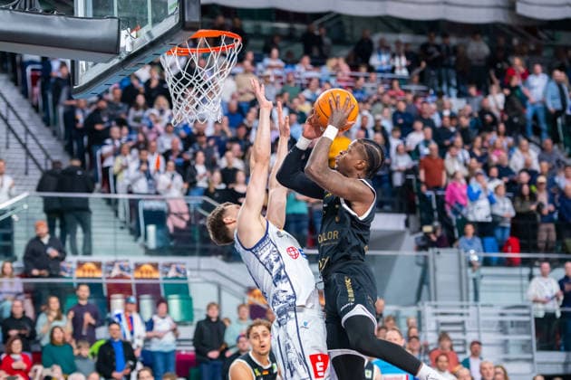 ProA - Playoff-Viertelfinale Spiel 1: Eisbären Bremerhaven vs. Artland Dragons, 06.05.2026 Amir Jabbar Hinton (Artland Dragons, 3); ProA - Playoff-Viertelfinale Spiel 1: Eisbären Bremerhaven vs. Artland Dragons am 06.05.2026 in Bremen (ÖVB-Arena), Germany, Copyright: xBEAUTIFULxSPORTS Neddermannx