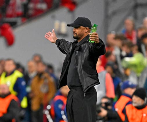 06.05.2026, Fussball UEFA Championsleague 2025 2026: Halbfinale Rückpiel, FC Bayern München - Paris St. Germain, in der Allianz-Arena München, Trainer Vincent Kompany (FC Bayern München) ratlos