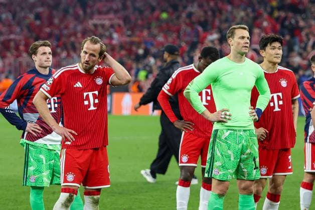 enttaeuschung bei Harry Kane 9 (FC Bayern Muenchen), Manuel Neuer 1 (FC Bayern Muenchen) ueber die Niederlage, FC Bayern Muenchen vs. Paris Saint-Germain, Fussball, UEFA, Champions League, Halbfinale, Rueckspiel, 06.05.2026 Muenchen Bayern Deutschland
