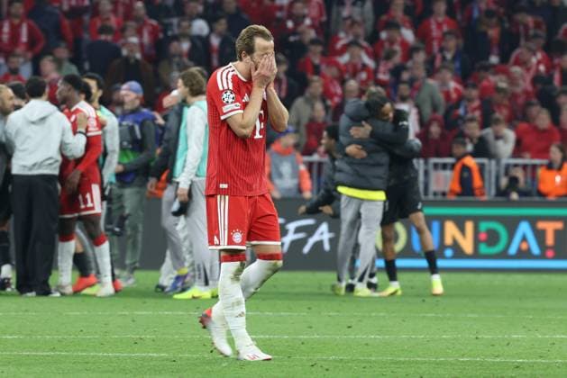 enttaeuschung bei Harry Kane 9 (FC Bayern Muenchen) ueber die Niederlage und am weinen, FC Bayern Muenchen vs. Paris Saint-Germain, Fussball, UEFA, Champions League, Halbfinale, Rueckspiel, 06.05.2026 Muenchen Bayern Deutschland
