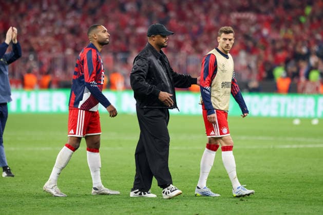 Vincent Kompany (FC Bayern Muenchen, Cheftrainer) mit Leon Goretzka (FC Bayern Muenchen, 08) und Jonathan Tah (FC Bayern Muenchen, 04) enttaeuscht nach dem Spiel, Emotionen, GER, FC Bayern Muenchen vs. Paris St. Germain, Fussball, UEFA Champions League, Halbfinale, Rueckspiel, Saison 2025 2026, 06.05.2026, GER, FC Bayern Muenchen vs. Paris St. Germain, Fussball, UEFA Champions League, Halbfinale, Rueckspiel, Saison 2025 2026, 06.05.2026 Muenchen Copyright: xEibner-Pressefoto JennixMaulx EP_JML