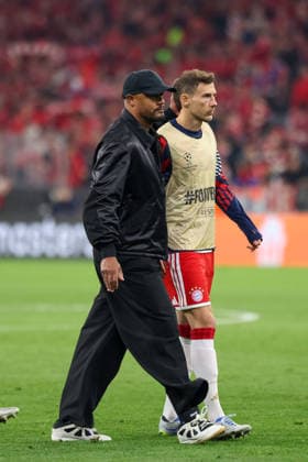 Vincent Kompany (FC Bayern Muenchen, Cheftrainer) mit Leon Goretzka (FC Bayern Muenchen, 08) enttaeuscht nach dem Spiel, Emotionen, GER, FC Bayern Muenchen vs. Paris St. Germain, Fussball, UEFA Champions League, Halbfinale, Rueckspiel, Saison 2025 2026, 06.05.2026, GER, FC Bayern Muenchen vs. Paris St. Germain, Fussball, UEFA Champions League, Halbfinale, Rueckspiel, Saison 2025 2026, 06.05.2026 Muenchen Copyright: xEibner-Pressefoto JennixMaulx EP_JML