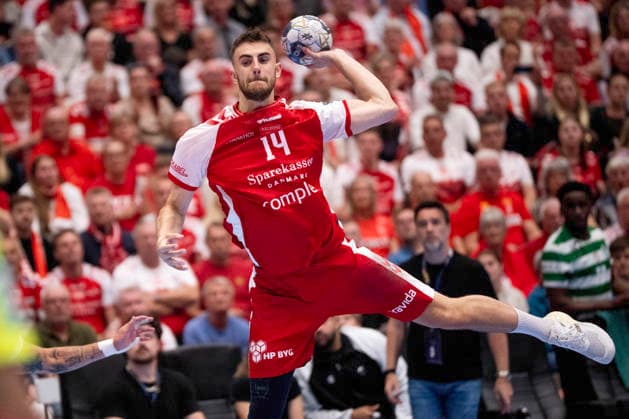 CL Men s Handball: Aalborg Handball - Sporting Clube de Portugal Aalborg s Mads Hoxer in action during the EHF Champions League quarter-final return match between Aalborg Handball and Sporting Clube de Portugal at Sparekassen Danmark Arena. (Photo: Bo Amstrup Ritzau Scanpix) , Aalborg Denmark Mors Copyright: BoxAmrstrupx xRitzauxScanpix BoxAmstrupx spdk20260506-232849-L