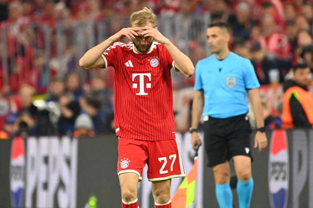 Konrad LAIMER (Bayern Muenchen), Enttaeuschung,Frust,enttaeuscht, frustriert,niedergeschlagen, Aktion,Einzelbild,angeschnittenes Einzelmotiv,Halbfigur,halbe Figur. Fussball Champions League,Saison 2025 26, Halbfinale FC Bayern-Muenchen - Paris Saint Germain (PSG) 1-1 am 06.05.2026 A L L I A N Z A R E N A.