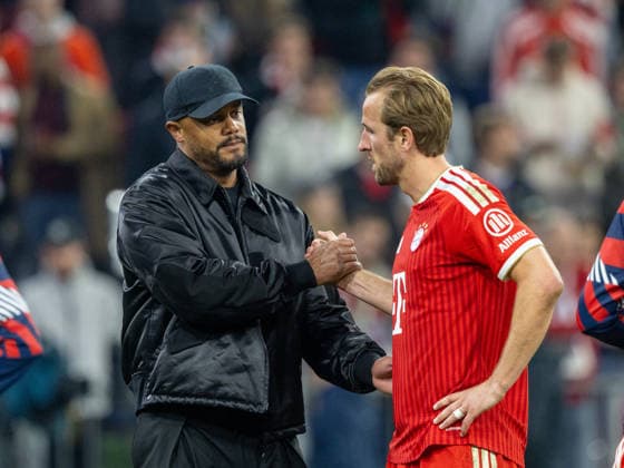 Trost . . . Bayern - Trainer Vincent KOMPANY und Harry KANE nach Spielende. Fussball: Bayern - Paris 1:1. Fußball Championsleague, FC Bayern München - Paris Saint Germain, Halbfinale, Rückspiel, Saison 2025-2026, am 6.05.2026 in Muenchen, A L L I A N Z A R E N A, Deutschland. Quelle Copyright Credit : Oryk HAIST