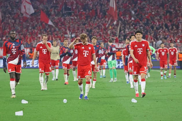 6 Joshua Kimmich, 9 Harry Kane, 11 Nicolas Jackson, 3 Minjae Kim und Mitspieler (FCB) sind unzufrieden, am Spielende, Porträt, Portrait, Fussball FC Bayern München - Paris Saint-Germain UEFA Champions League Halbfinale 06.05.2026 Allianz Arena FOTO: Mladen Lackovic LakoPress