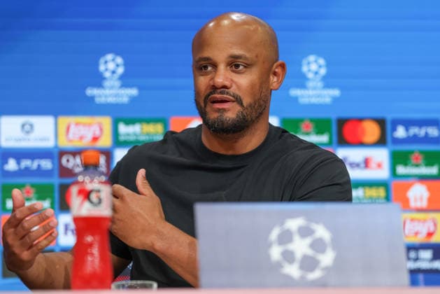 Vincent Kompany (FC Bayern Muenchen, Cheftrainer) bei der Pressekonferenz nach dem Spiel, gestikuliert, GER, FC Bayern Muenchen vs. Paris St. Germain, Fussball, UEFA Champions League, Halbfinale, Rueckspiel, Saison 2025 2026, 06.05.2026, GER, FC Bayern Muenchen vs. Paris St. Germain, Fussball, UEFA Champions League, Halbfinale, Rueckspiel, Saison 2025 2026, 06.05.2026 Muenchen Copyright: xEibner-Pressefoto JennixMaulx EP_JML
