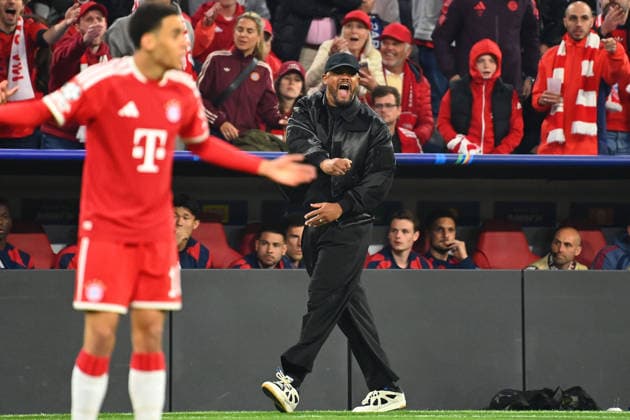 Trainer Vincent KOMPANY (Bayern Muenchen) ,Wut,Aerger nach nicht erkanntem Handspiel von Nuno MENDES (PSG) . Fussball Champions League,Saison 2025 26, Halbfinale FC Bayern-Muenchen - Paris Saint Germain (PSG) 1-1 am 06.05.2026 A L L I A N Z A R E N A.