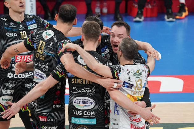 Sir Susa Scai Perugia v Cucine Lube Civitanova - Super League Championship Credem Banca - Race 3 Of The Final Play Off Sir Susa Scai Perugia and Cucine Lube Civitanova compete in Race 3 of the Final of the Scudetto during the Super League Championship Credem Banca 2025 2026 at the Palabarton in Perugia, Italy, on May 6, 2026. Perugia Italy  Copyright: xLorisxCerquiglinix originalFilename:cerquiglini-notitle260506_npxhA.jpg