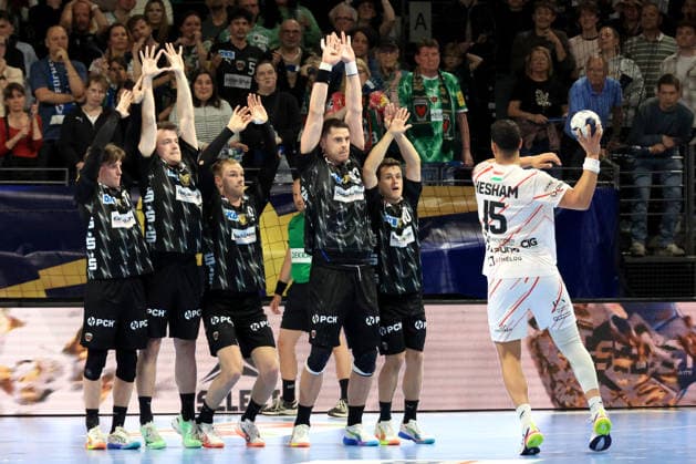 DEU, Machineseeker EHF Champions League, Fuechse Berlin vs. One VeszprŽm HC, 06.05.2026, Max-Schmeling-Halle, Berlin, DEU, Machineseeker EHF Champions League, Fuechse Berlin vs. One VeszprŽm HC, im Bild Fuechsemauer, Ahmed Hesham (Veszprem 15)
