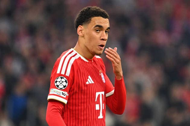 Jamal MUSIALA (Bayern Muenchen), Enttaeuschung,Frust,enttaeuscht, frustriert,niedergeschlagen, Aktion,Einzelbild,angeschnittenes Einzelmotiv,Halbfigur,halbe Figur. Fussball Champions League,Saison 2025 26, Halbfinale FC Bayern-Muenchen - Paris Saint Germain (PSG) 1-1 am 06.05.2026 A L L I A N Z A R E N A. Â *** Jamal MUSIALA Bayern Muenchen , disappointment,frustration,disappointed,frustrated,dejected,action,single image,cropped single motif,half figure,half figure Football Champions League,season 2025 26, semi-final FC Bayern Muenchen Paris Saint Germain PSG 1 1 on 06 05 2026 A L L I A N Z A R E N A Â