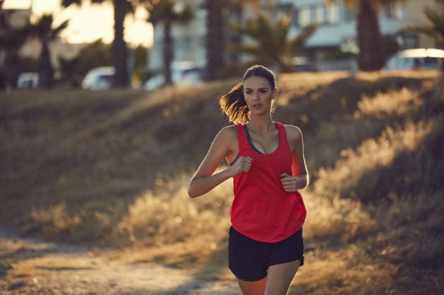 Keep on heading towards the results you seek. a sporty young woman exercising outdoors (License=RF) 20037398 ,model released, Symbolfoto  Copyright: xZoonar.com KasperxRavlox 20037398 ,model released, Symbolfoto ,property released