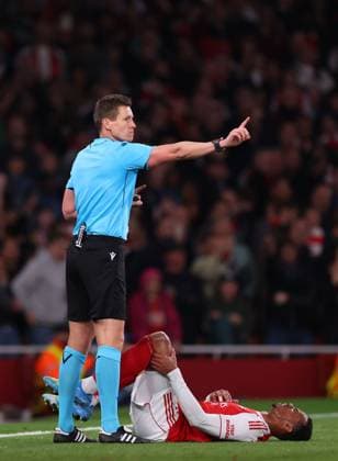 Referee, Daniel Siebert and Gabriel of Arsenal- Arsenal v Atletico Madrid, UEFA Champions League Semi-Final, Second Leg, Emirates Stadium, London, UK - 5th May 2026. No free usage or syndication, standard fees apply. Arsenal v Atletico Madrid, UEFA Champions League, Semi Final, Second Leg, Football, Emirates Stadium, London, UK - 05 May 2026London Emirates Stadium United Kingdom EDITORIAL USE ONLY No use with unauthorised audio, video, data, fixture lists, club league logos or live services. Online in-match use limited to 120 images, no video emulation. No use in betting, games or single club league player publications.  Copyright: xMDI Shutterstockx 16860348hv