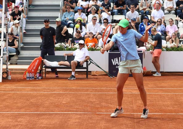 May 7, 2026, Rome, Celestynow, Italy: IGA SWIATEK of Poland and her coach FRANCISCO ROIG of Spain during practise session on tennis tournament WTA, Tennis Damen 1000 Internazionali BNL DÃ¢â‚¬â ¢Italia, Rome, Italy. Rome Italy - ZUMAc278 20260507_zsp_c278_004 Copyright: xMarcinxCholewinskix