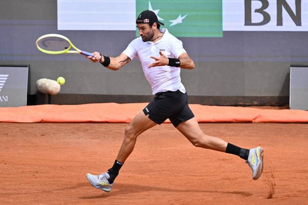 Matteo Berrettini of Italy in action against Alexei Popyrin of Australia during the Internazionali BNL d Italia Day Three at Foro Italico on May 7, 2026 in Rome, Italy.  Copyright: xDomenicoxCippitelli IPAxSportx xipa-agency.netx xx IPA_74492264 IPA_Agency_IPA74492264