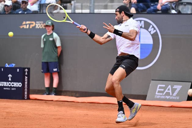 TENNIS - Internazionali di Tennis - Internazionali BNL d Italia Matteo Berrettini of Italy in action against Alexei Popyrin of Australia during the Internazionali BNL d Italia Day Three at Foro Italico on May 7, 2026 in Rome, Italy. Rome Italy  Copyright: xIPAxSport ABACAx
