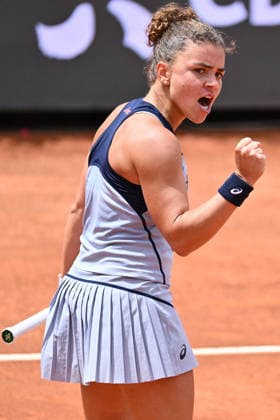 TENNIS - Internazionali di Tennis - Internazionali BNL d Italia Jasmine Paolini of Italy in action against Leolia Jeanjean of France during the Internazionali BNL d Italia Day Three at Foro Italico on May 7, 2026 in Rome, Italy. Rome Italy  Copyright: xIPAxSport ABACAx
