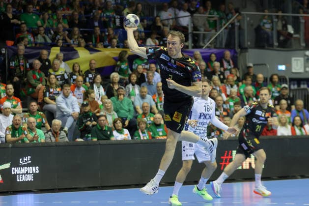 07.05.2026, xtgx, Handball, EHF Champions League 1 4 Finale, SC Magdeburg - Pick Szeged v.l. Felix Claar (Magdeburg, 7) wirft Tor, Torschuetze, erzielt Tor, Treffer, scores the goal Magdeburg