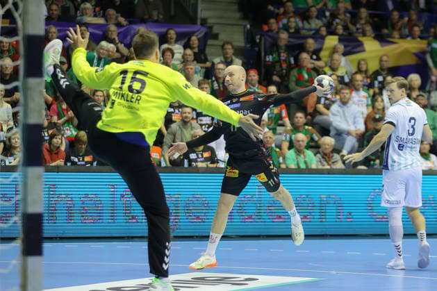 07.05.2026, xtgx, Handball, EHF Champions League 1 4 Finale, SC Magdeburg - Pick Szeged v.l. Daniel Pettersson (Magdeburg, 11) wirft Tor, Torschuetze, erzielt Tor, Treffer, scores the goal Magdeburg
