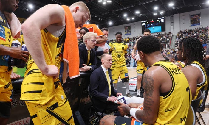 Ludwigsburg , easyCredit Basketball Bundesliga MHP Riesen Ludwigsburg vs. Bayern München , Trainer Mikko Riipinen ( Riesen )