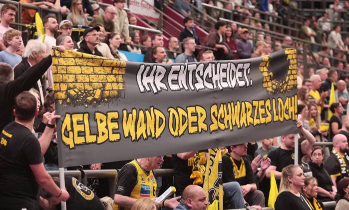Ludwigsburg , easyCredit Basketball Bundesliga MHP Riesen Ludwigsburg vs. Bayern München , Fans Riesen