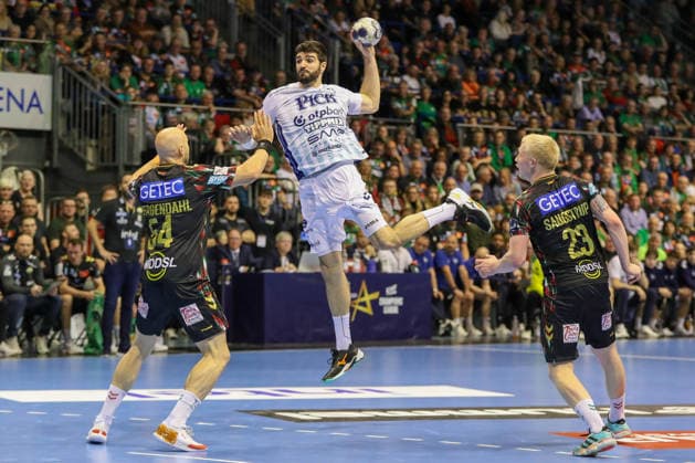 07.05.2026, xgox, Handball - EHF Champions League - 1 4 Finale SC Magdeburg - Pick Szeged v.l. Imanol Garciandia Alustiza (Szeged, 41) wirft Tor, Torschuetze, erzielt Tor, Treffer, scores the goal Magdeburg